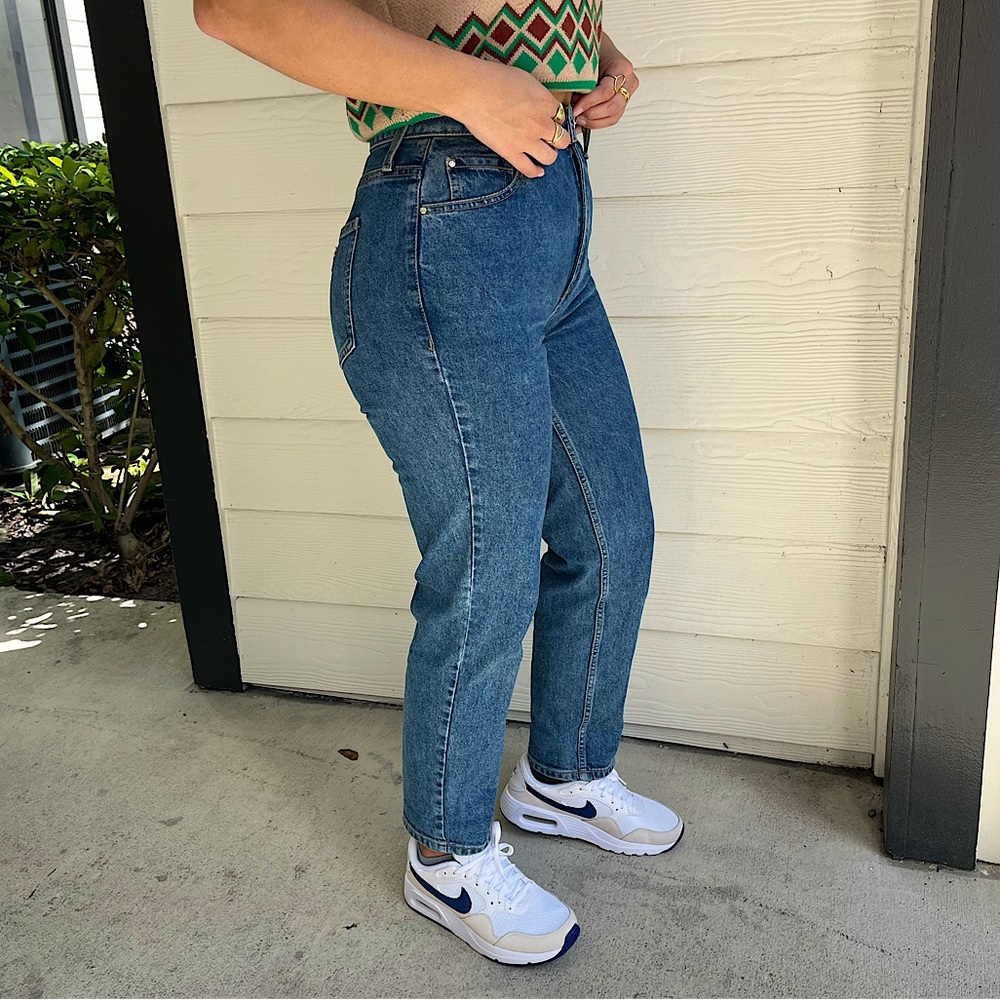 Guess Denim Mom Jeans Dark Wash Size 27